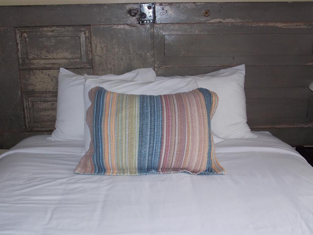 William Watson Hotel (Adults Only) Pittsfield Exteriör bild