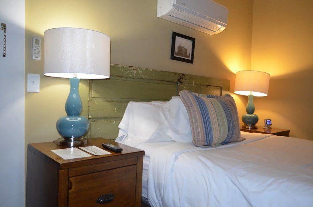 William Watson Hotel (Adults Only) Pittsfield Exteriör bild